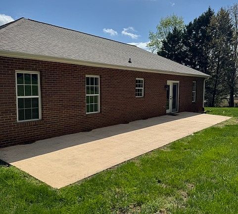 5th image of 186 Chesterfield Dr