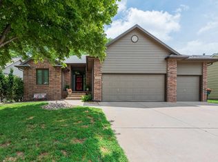 2518 N Hazelwood St, Wichita, KS 67205