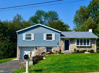 702 Glen Rd, Warminster, PA 18974