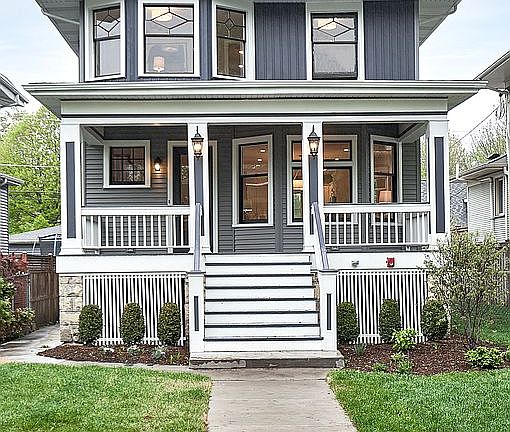 2nd image of 814 S Elmwood Ave