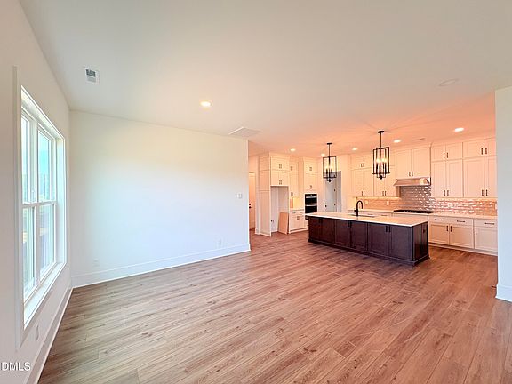 5th image of 2416 Broomhall Ln #209