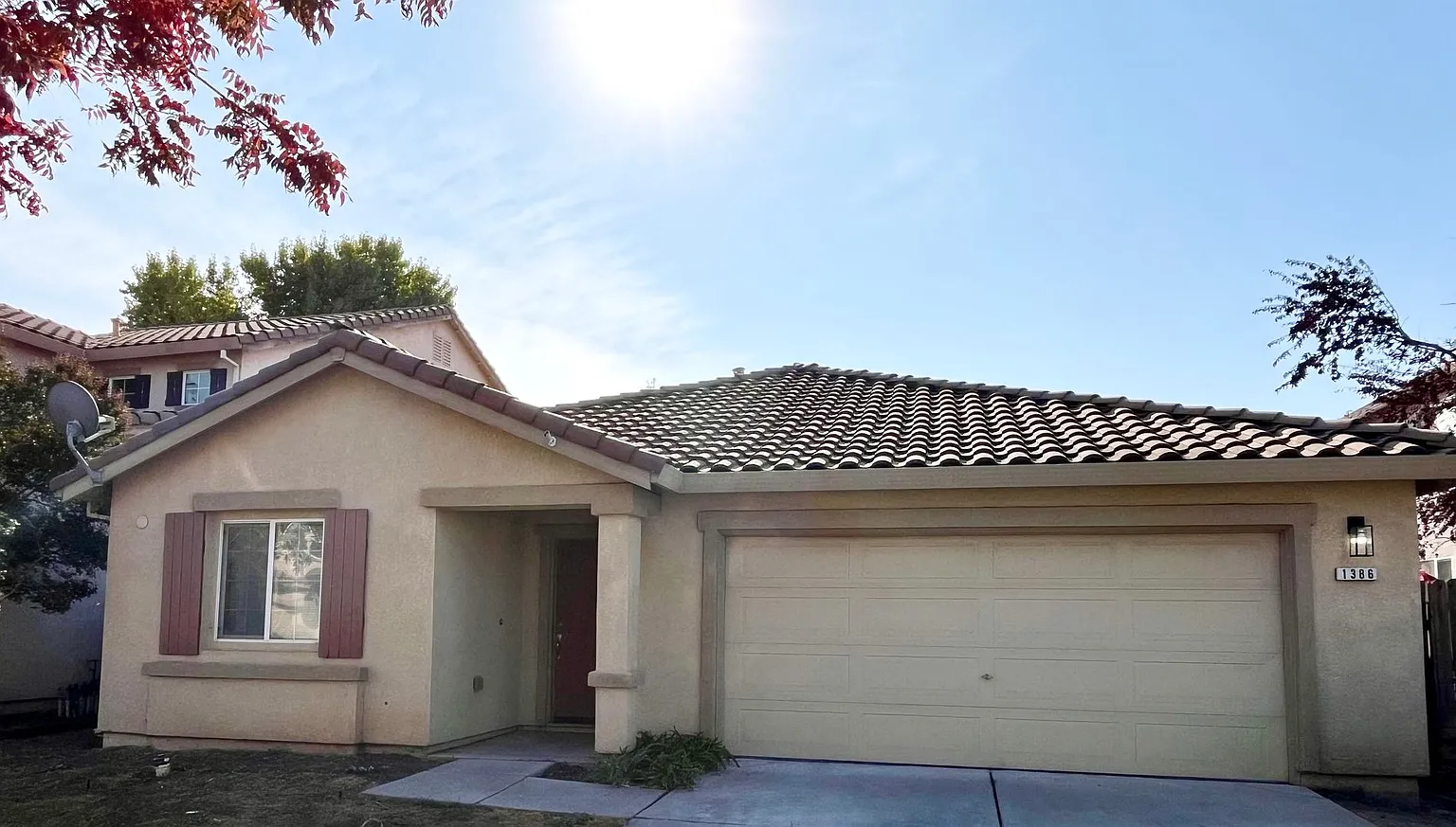 1386 Dynes St photo 1