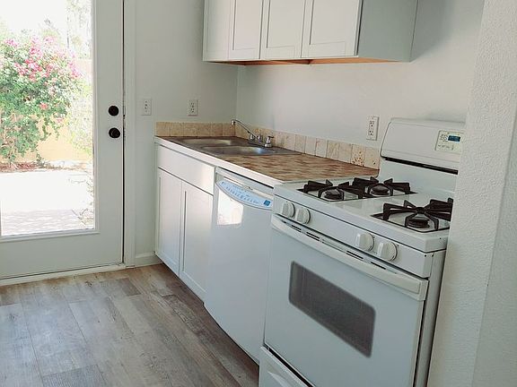 2nd image of 4022 E Calle De Carlos #2