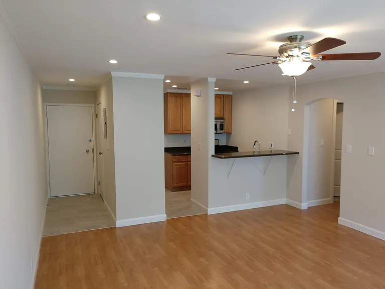994 56th St #8 — Photo 8