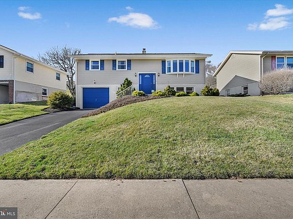 2nd image of 1321 Woodcrest Dr