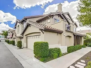 2 bed, 984 sqft, $3,000 — Photo 3
