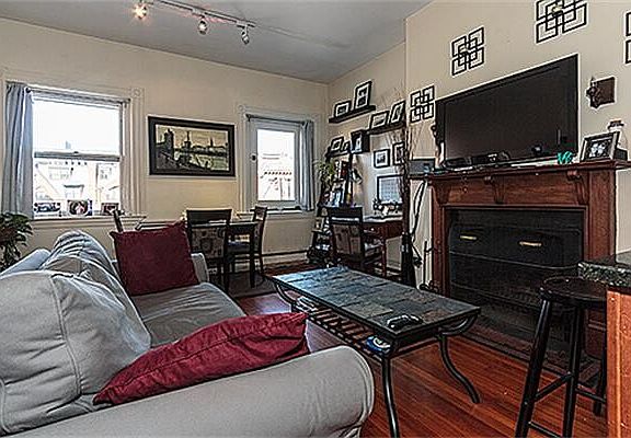 2nd image of 591 Beacon St APT 7