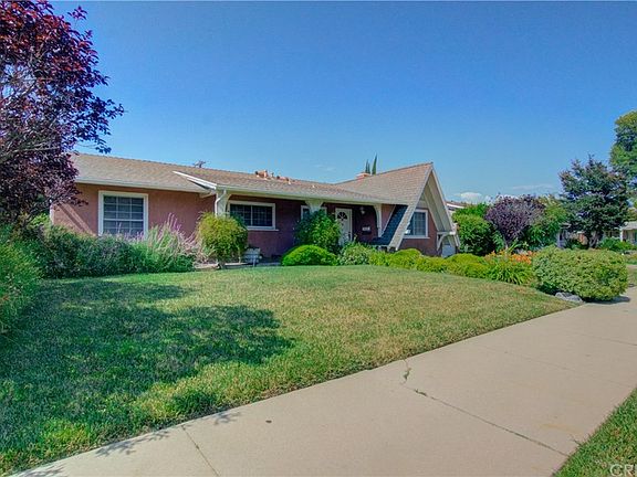 2nd image of 22523 Vanowen St