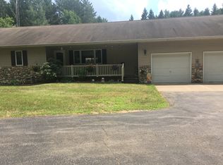 W3683 Center Dr, Redgranite, WI 54970