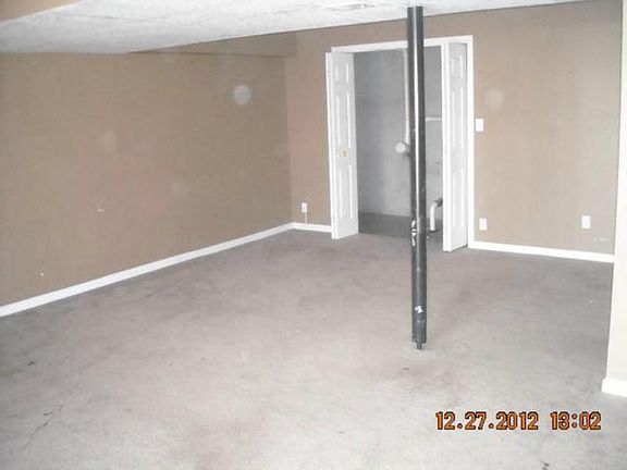 3rd image of 728 Ginger Hill Dr