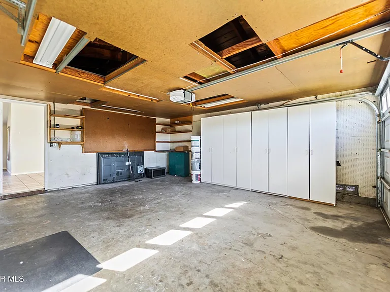 1217 Coventry Dr — Photo 34