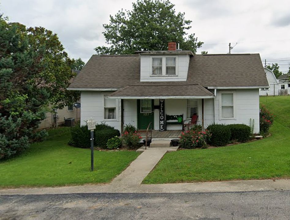 1st image of 523 W Trusler St