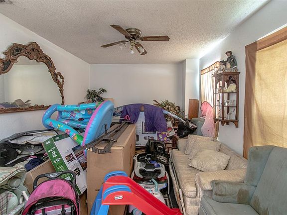 3rd image of 901 Cordell Dr