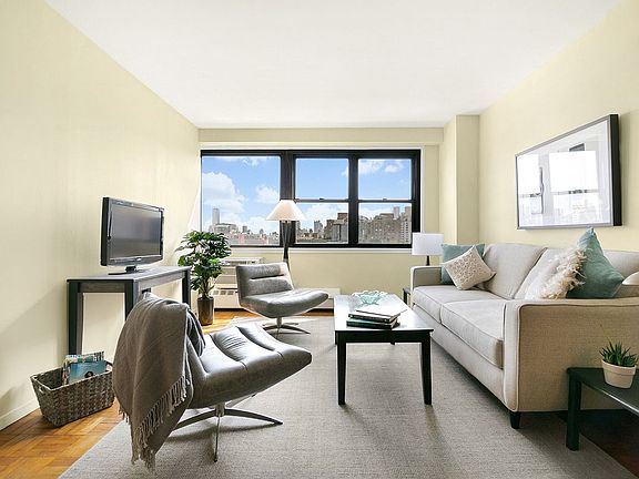 3rd image of 210 E 15th St APT 12E