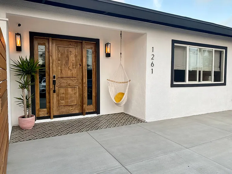 1261 Orkney Ln — Photo 1