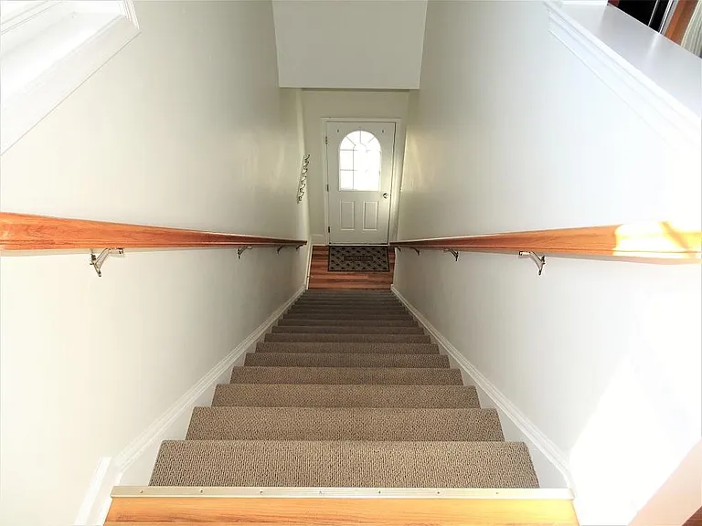 3199 Lincoln Hwy E #D — Photo 2