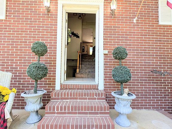 4th image of 205 Jo Canyon Dr