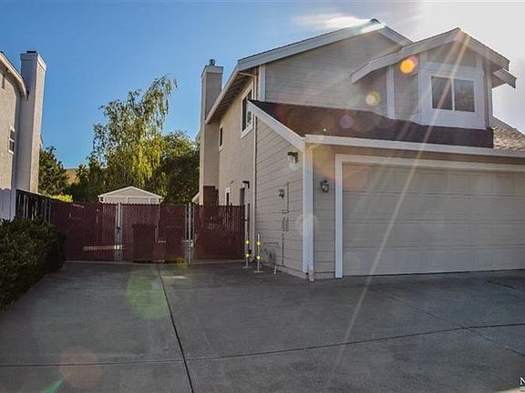 2nd image of 1 Canterbury Cir