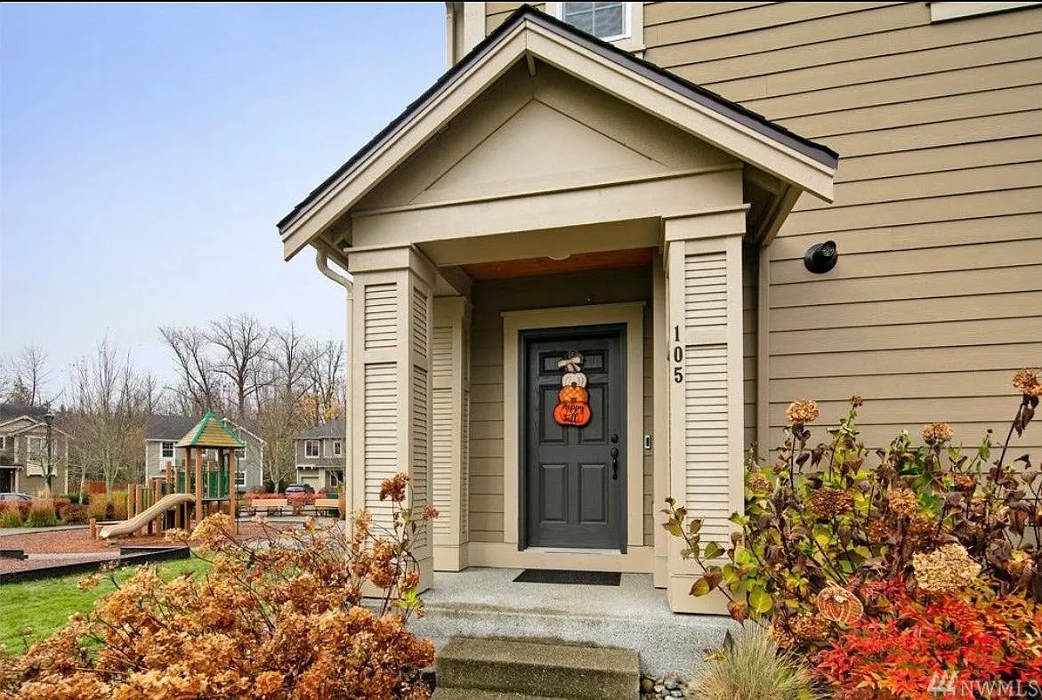 7426 Better Way Loop SE — Photo 2