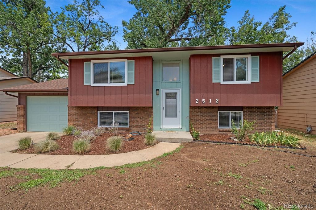2512 Woodvalley Court