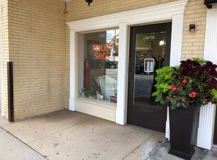 213 Burlington Ave, Clarendon Hills, IL