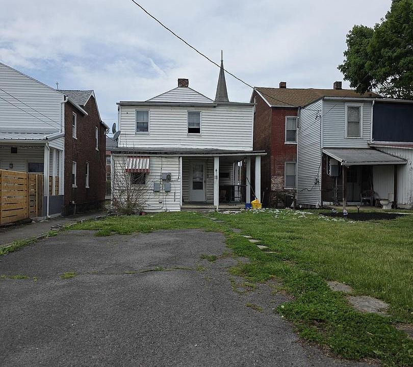 2nd image of 131 Hanover St