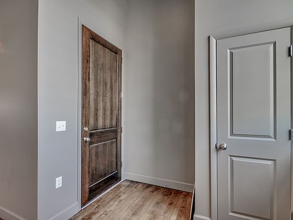 3rd image of 511 23rd Avenue #1