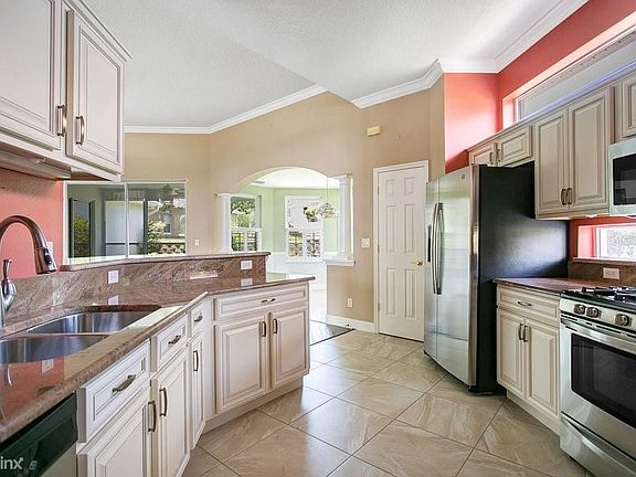 4th image of 5605 Freeport Dr