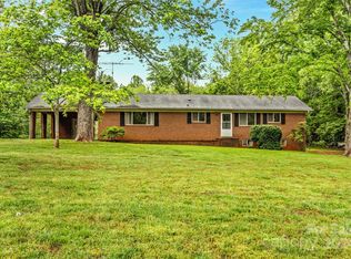 563 Mullis Rd, Harmony, NC 28634