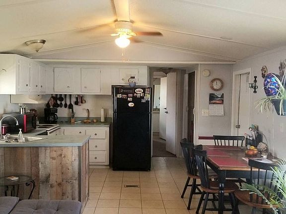 4th image of 72 Charlotte Dr