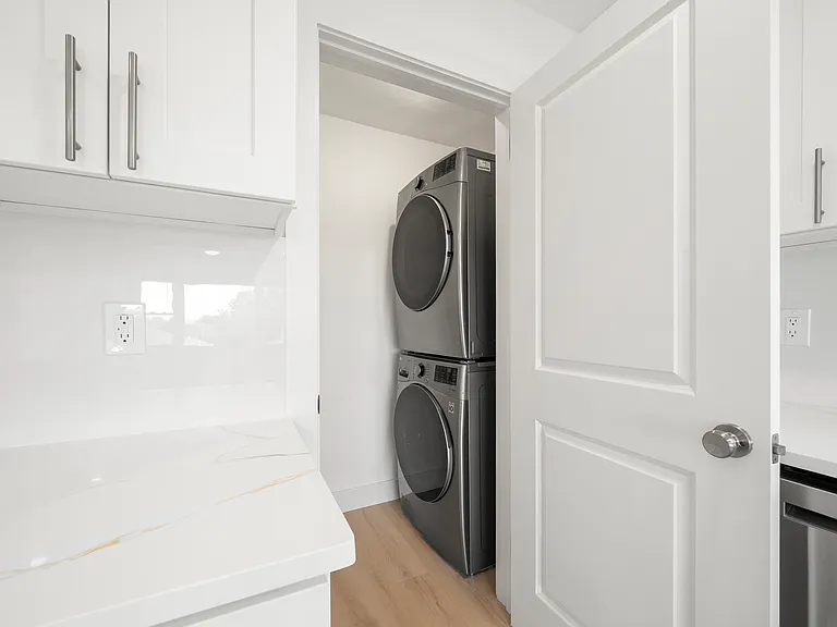 432 Oak St #2 — Photo 1