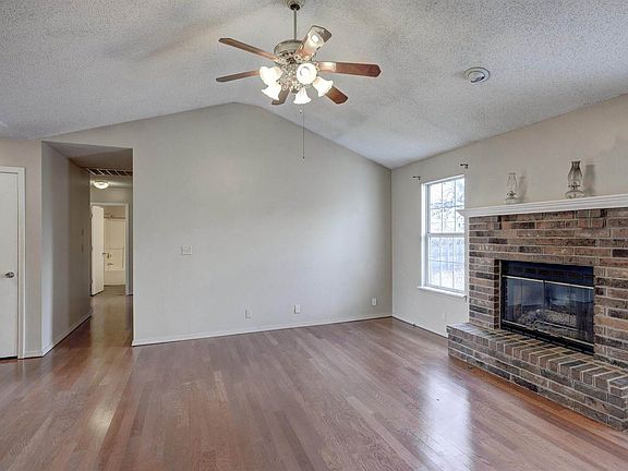 5th image of 2516 N Indiana Ave