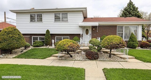 1st image of 8132 W Lawrence Ave