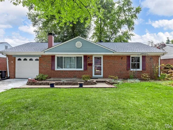 616 Pine St, Saint Charles, MO 63301