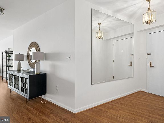 5th image of 1300 Crystal Dr APT 1402S