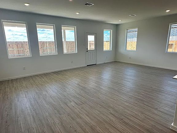 3rd image of 966 Garden Path Dr