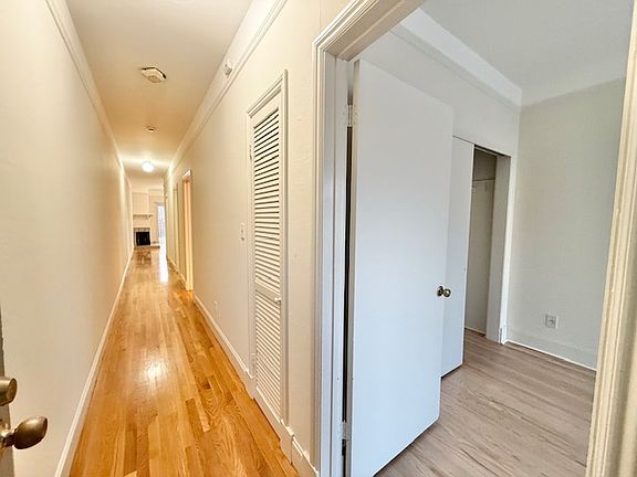 2nd image of 3043 Steiner St