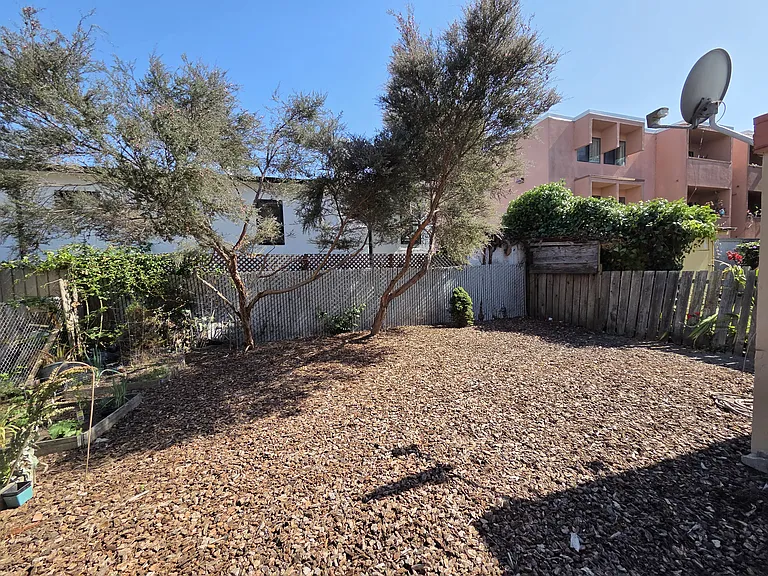 1632 Oregon St #C — Photo 10