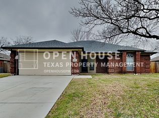 937 NW Park Meadow Ln, Burleson, TX 76028