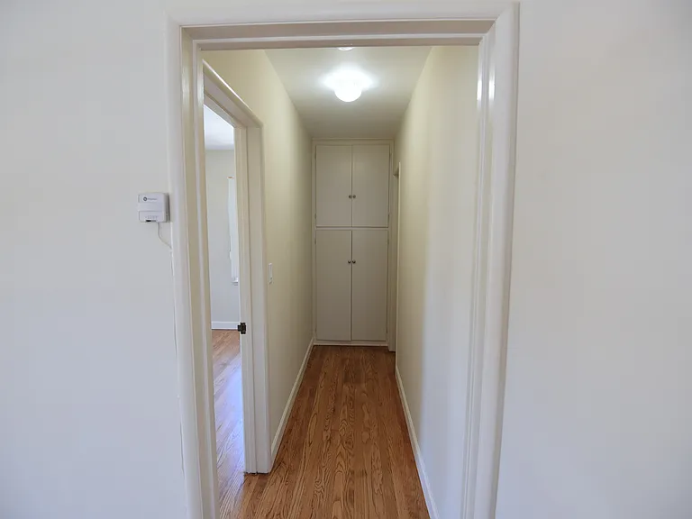 810 W Glenoaks Blvd #1/2 — Photo 7
