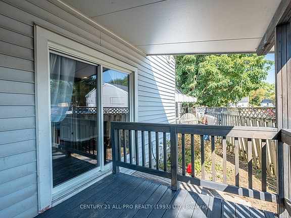 5th image of 267 University Ave W