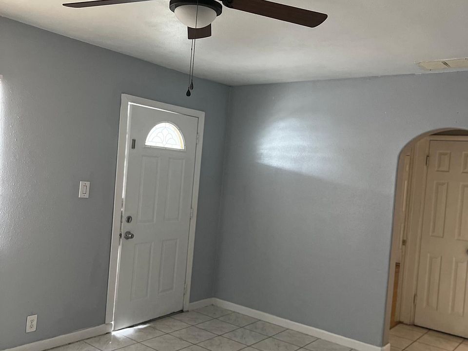 1st image of 4406 Dover Pl