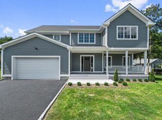 9 Beverly Rd, Cortlandt Manor, NY 10567