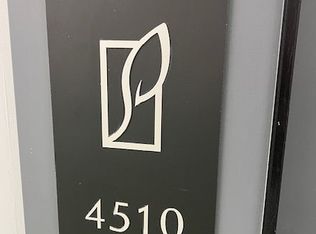 430 Square One Dr #4510, Mississauga, ON L5B 0E2