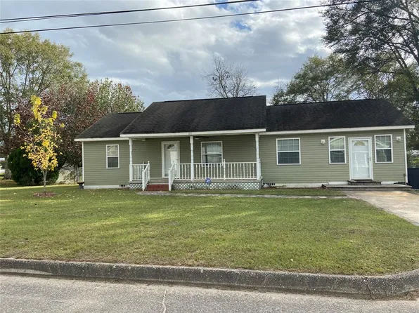 108 E Fleming Ave, Geneva, AL 36340