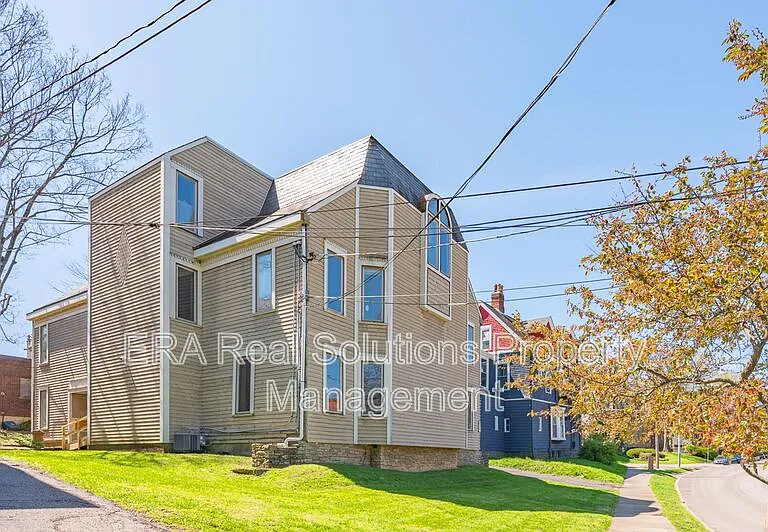 255-257 Loraine Ave #5 — Photo 3