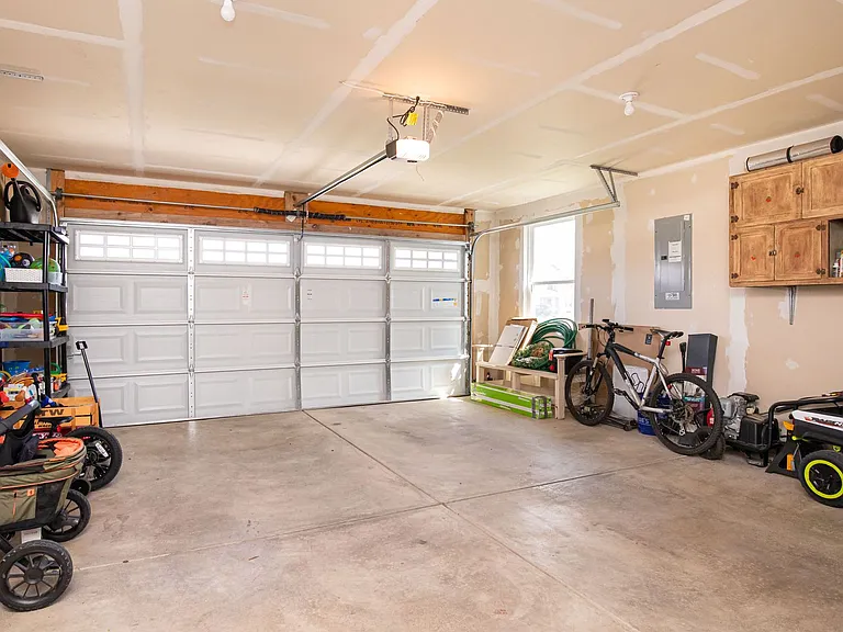6787 Oakcrest Dr — Photo 48