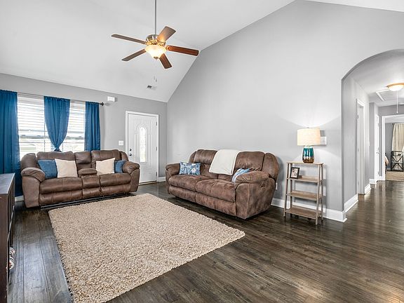 2nd image of 545 Medallion Cir
