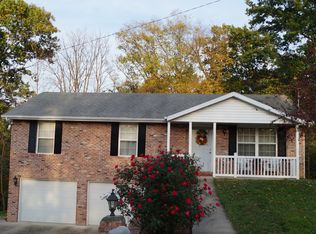 2921 Cochise Ln, Jefferson City, MO 65101