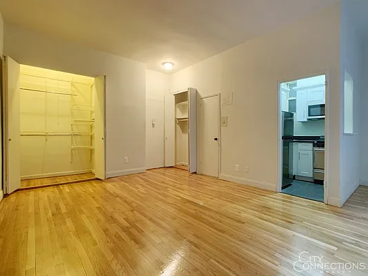 Rented by City Connections Realty | media 11